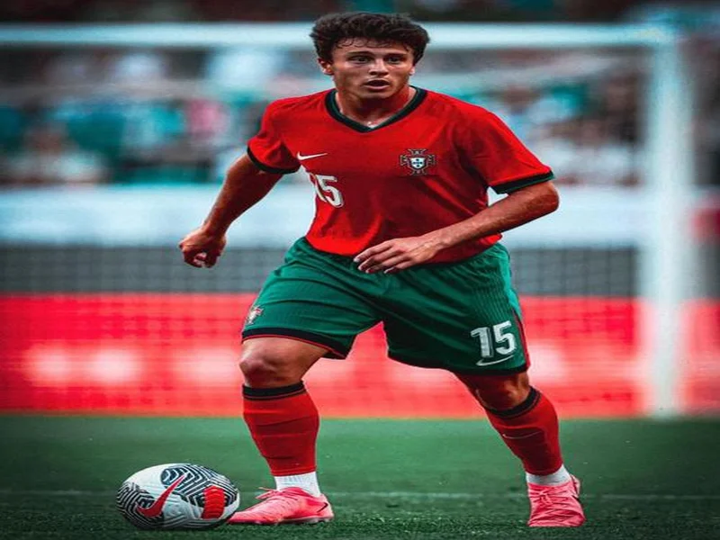 攻守全能，若昂-内维斯在葡萄牙国家队生涯上演首个帽子戏法